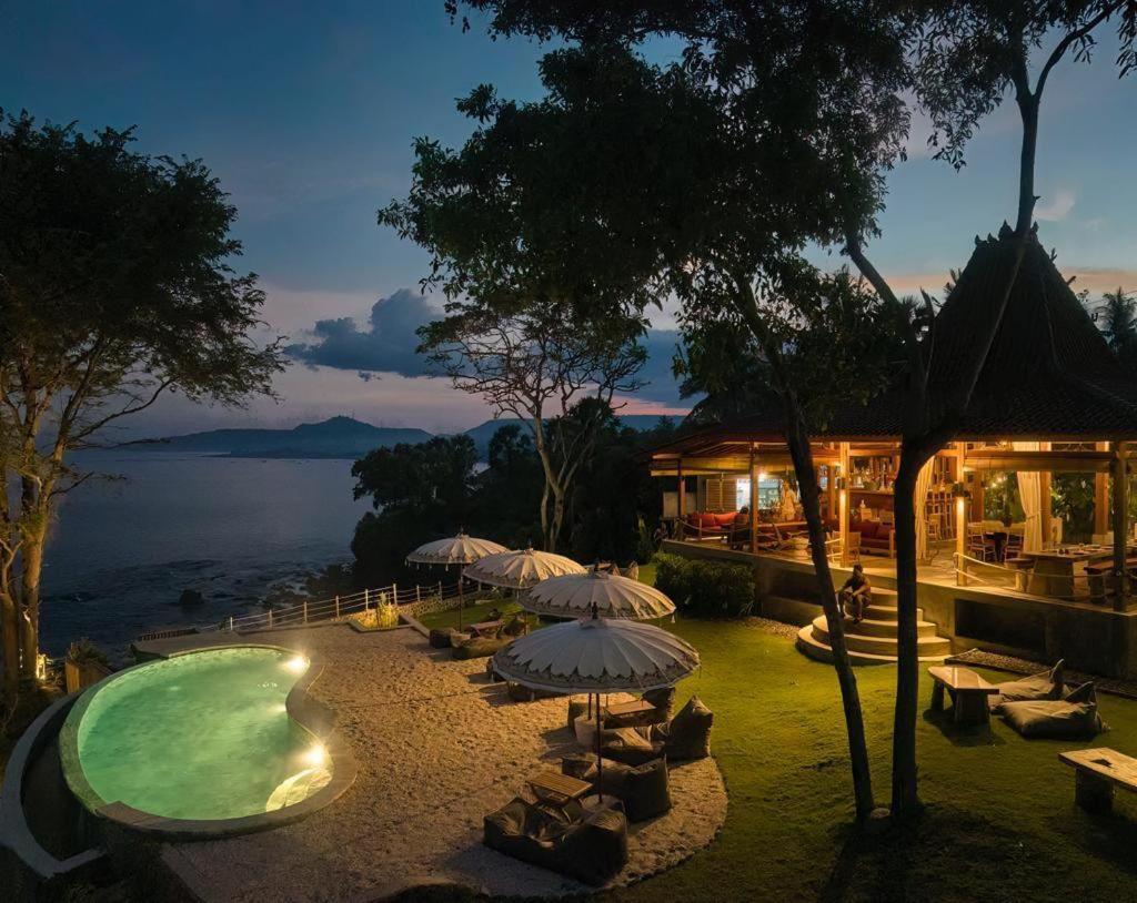 Bali Cliff Glamping Hotell Seraya Exteriör bild