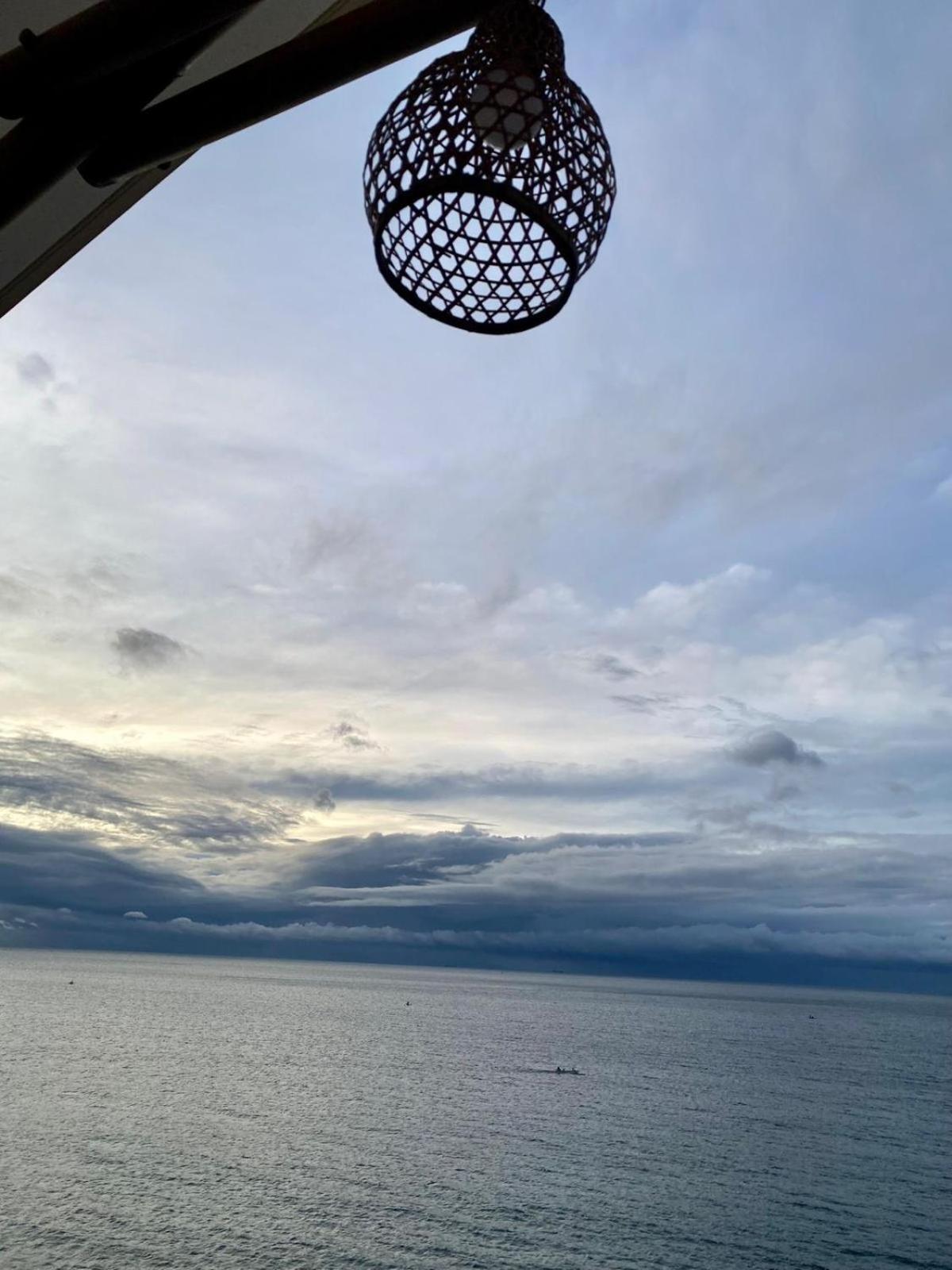 Bali Cliff Glamping Hotell Seraya Exteriör bild
