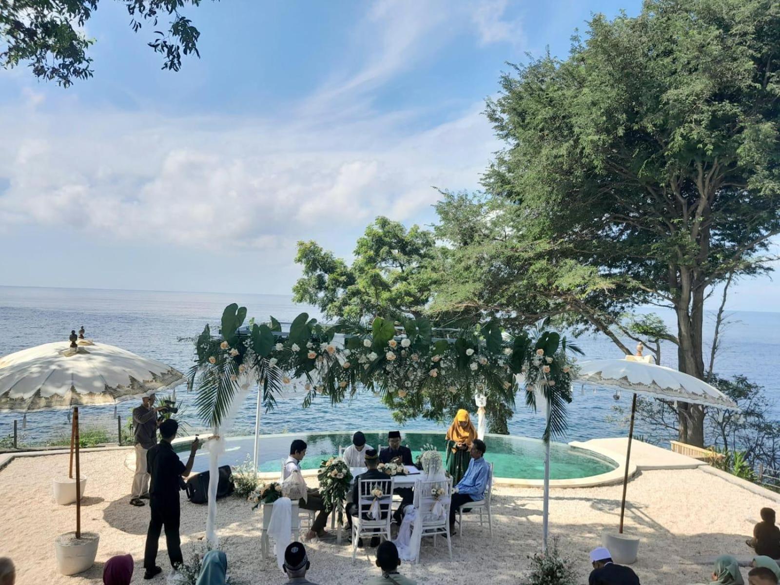 Bali Cliff Glamping Hotell Seraya Exteriör bild